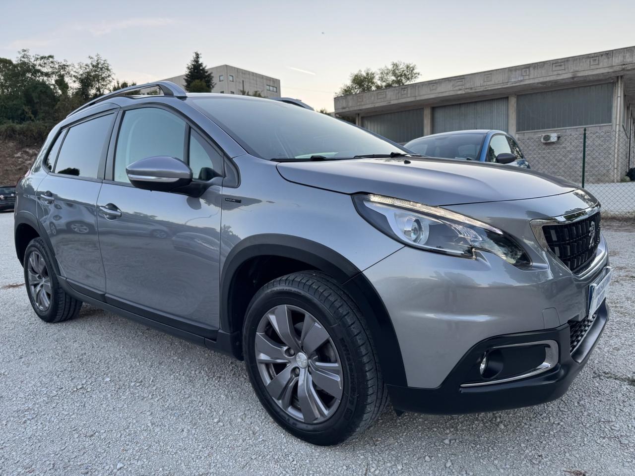 Peugeot 2008 BlueHDi 100 S&S Signature