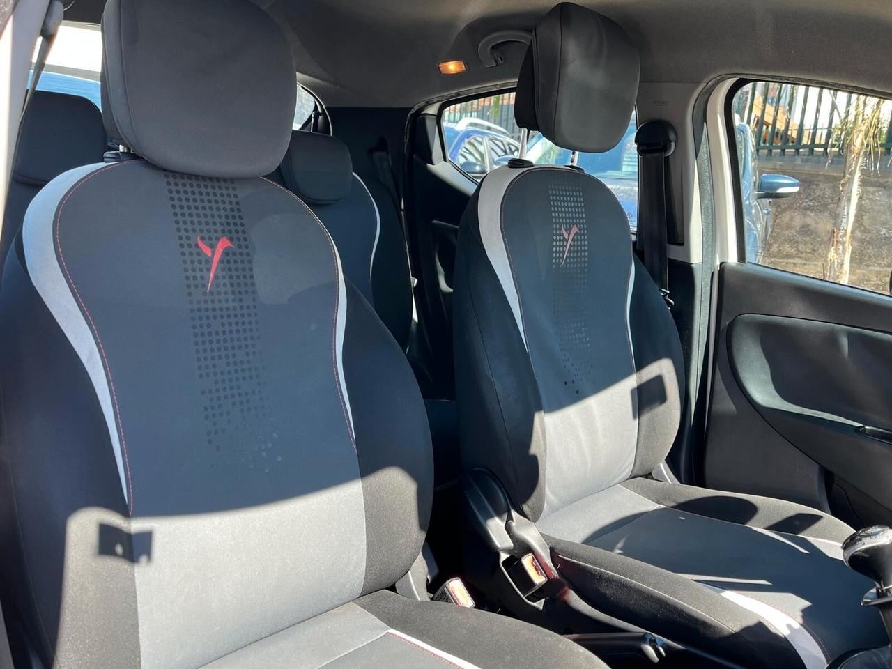 Lancia Ypsilon 1.2 69 CV 5 porte Silver