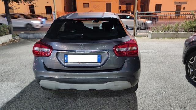 MERCEDES-BENZ GLA 180 d Automatic Business "NAVI"