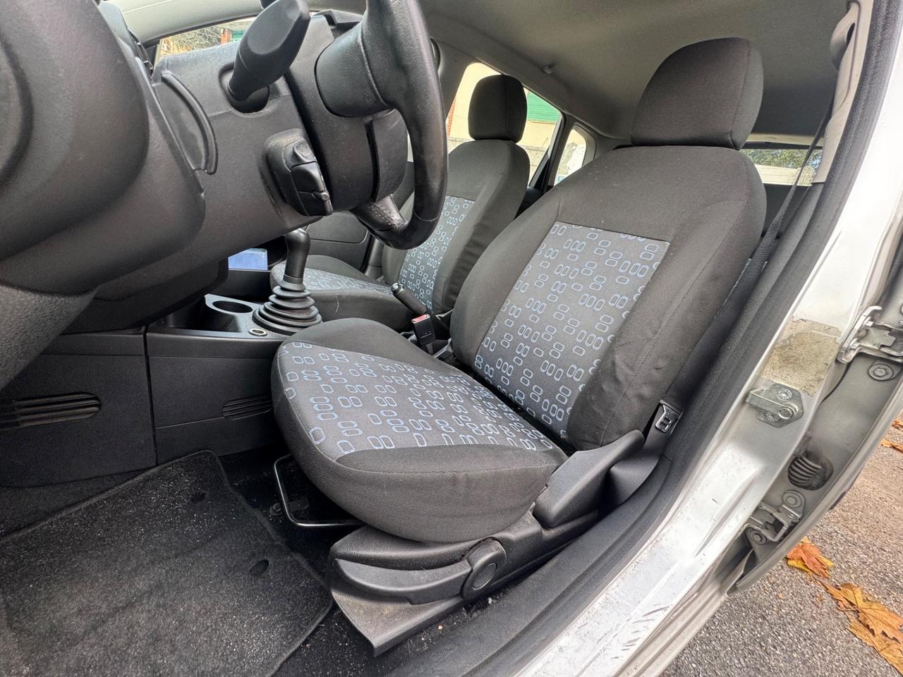 FORD FIESTA 1.2 BENZINA NEO PATENTATI KM REALI