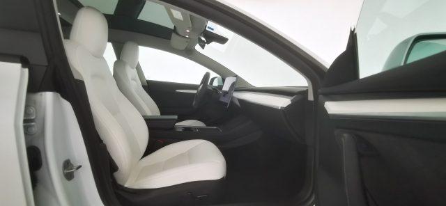 TESLA Model 3 RWD