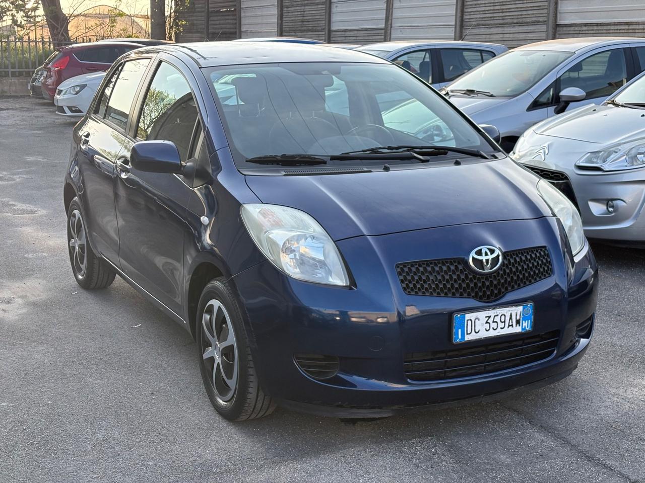 Toyota Yaris 1.0 5 porte Sol