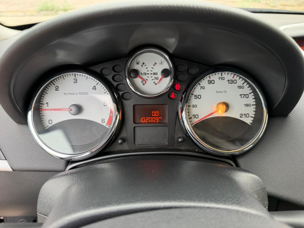 Peugeot 207 1.6 diesel 90 cv 2011 102.000 km