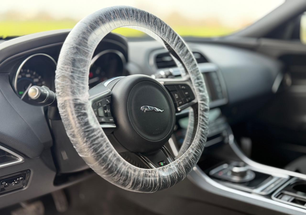 Jaguar XE 2.0 D Turbo 180CV aut. R-Sport