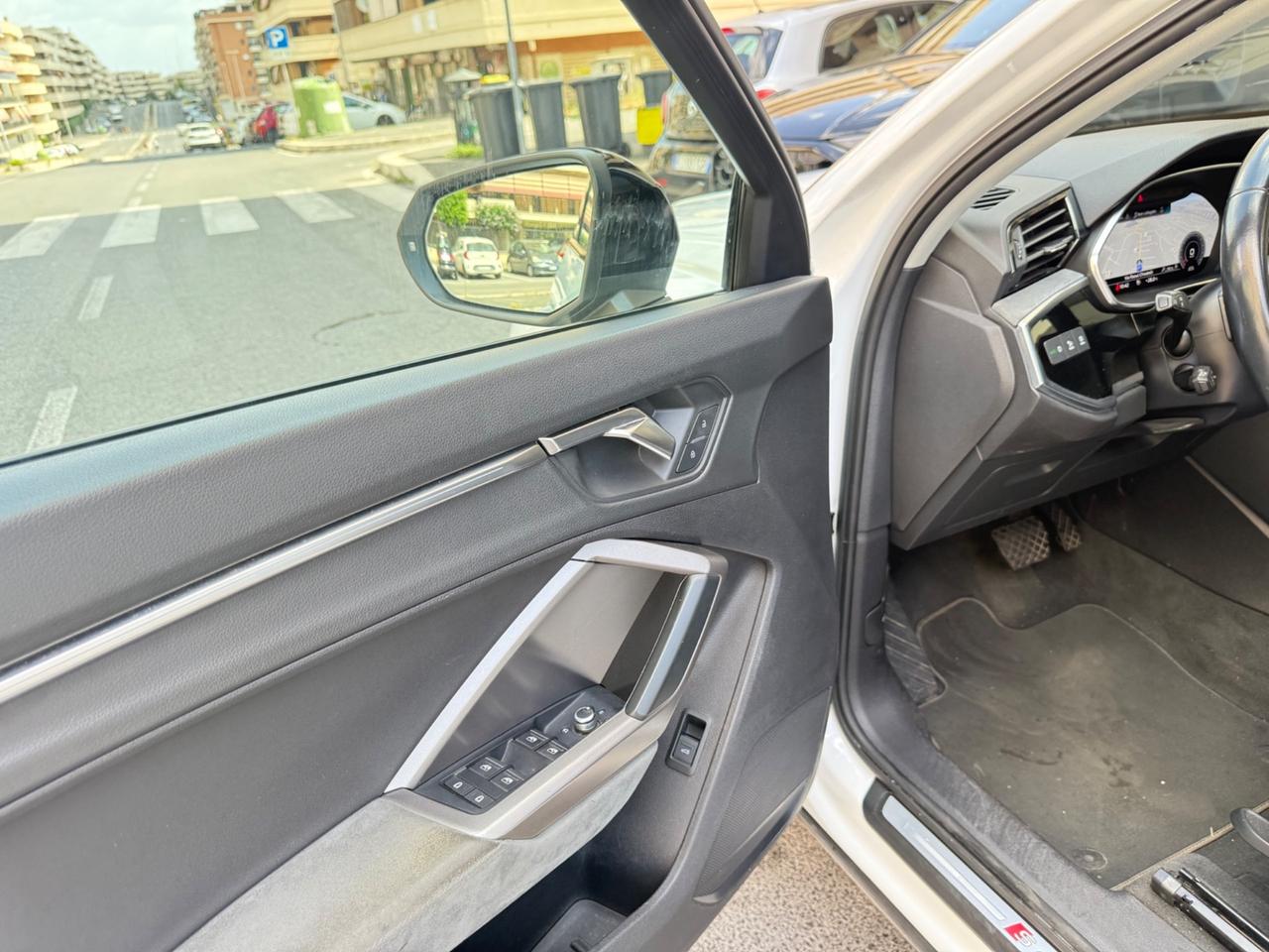 Audi Q3 35 TDI quattro S line edition MATRIX CERCHI 20 PDC TETTO APRIBILE ALCANTARA NAVI KAMERA