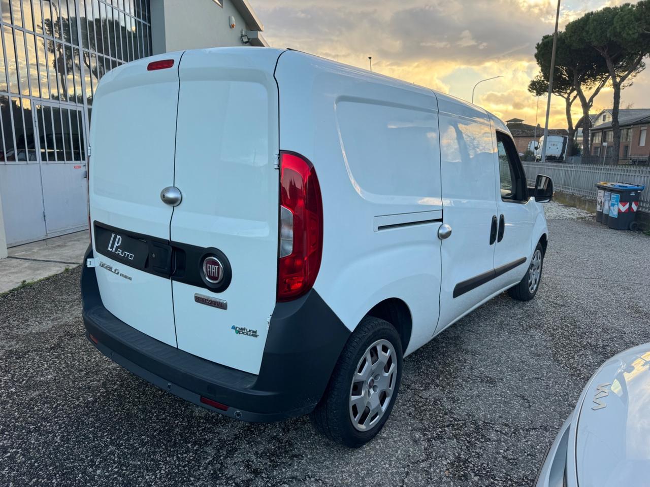 Fiat Doblo Doblò 1.4 T-Jet Natural Power PL-TN Cargo Maxi Lamierato