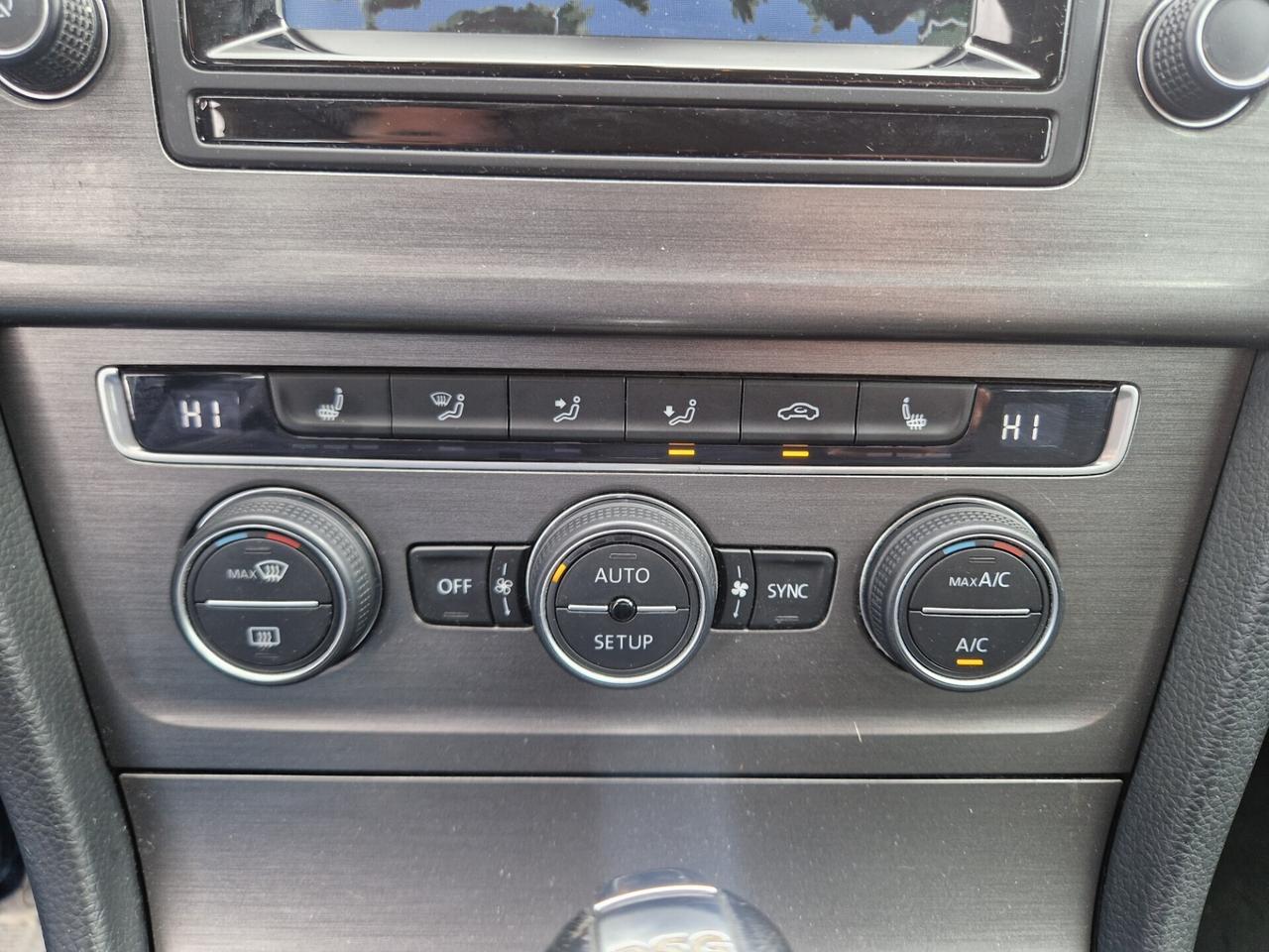 Volkswagen Golf 2.0 TDI DSG - 2014