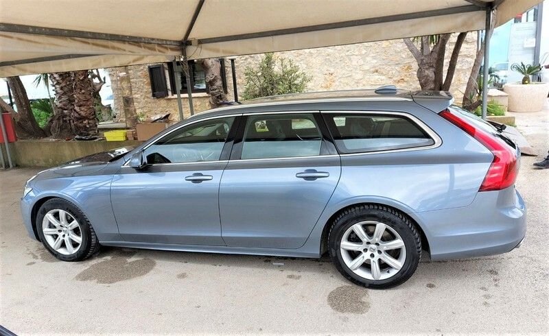 VOLVO V90 D4 Geartronic Momentum WAGON