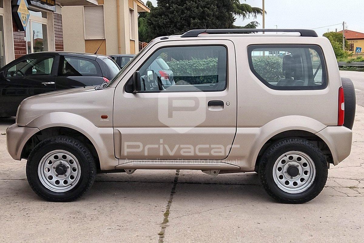 SUZUKI Jimny 1.3i 16V cat 4WD JLX
