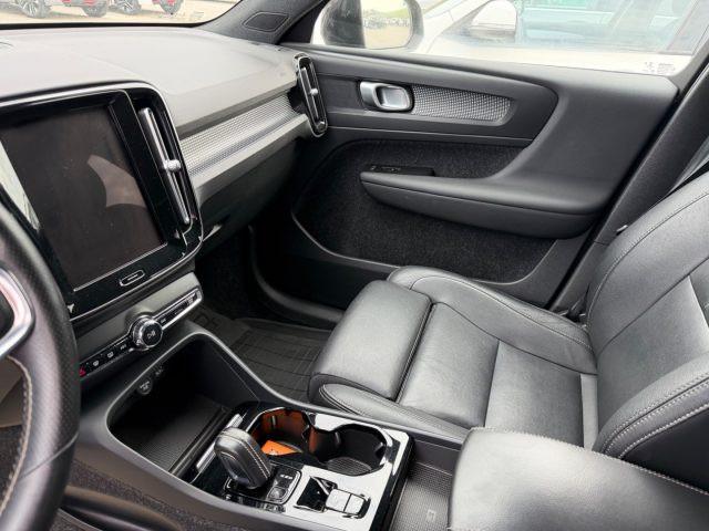 VOLVO XC40 T4 Recharge Plug-in Hybrid R-design