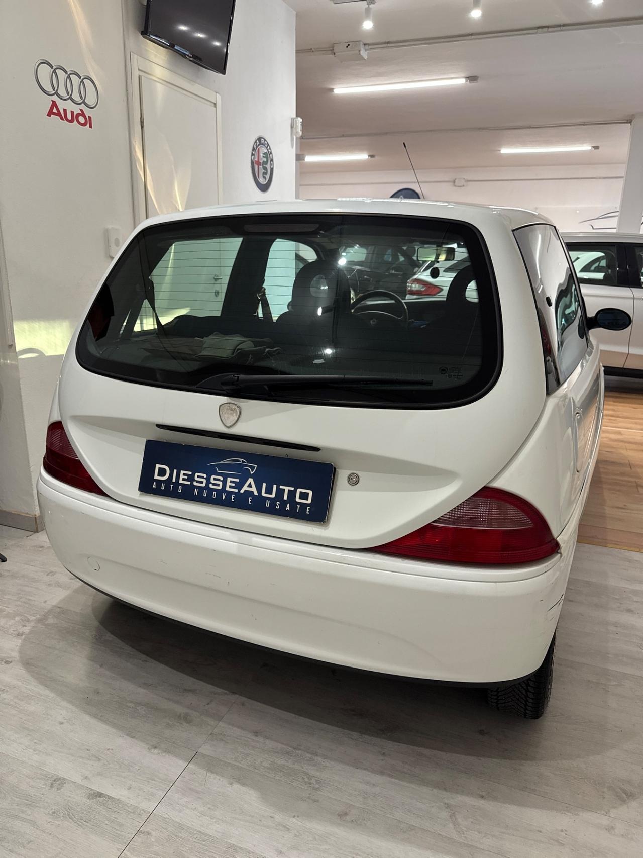 Lancia Y 1.2i cat Elefantino Blu