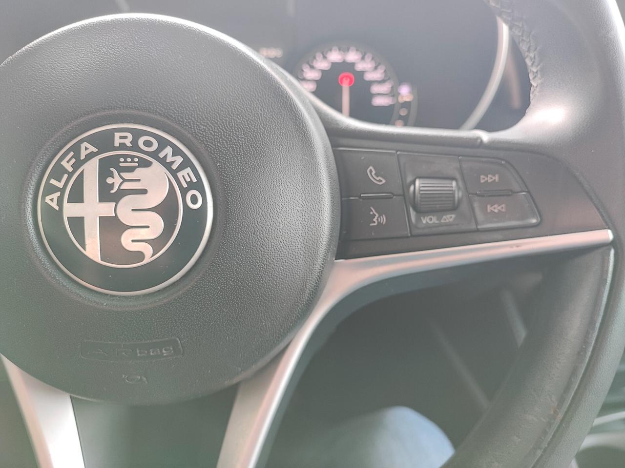 Alfa Romeo Stelvio 2.2 Turbodiesel 160 CV AT8 RWD Sport-Tech