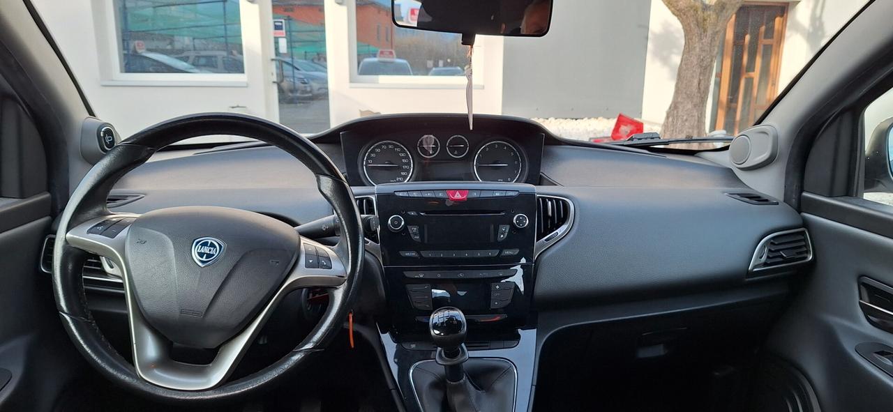 Lancia Ypsilon 1.2 69 CV 5 porte Gold