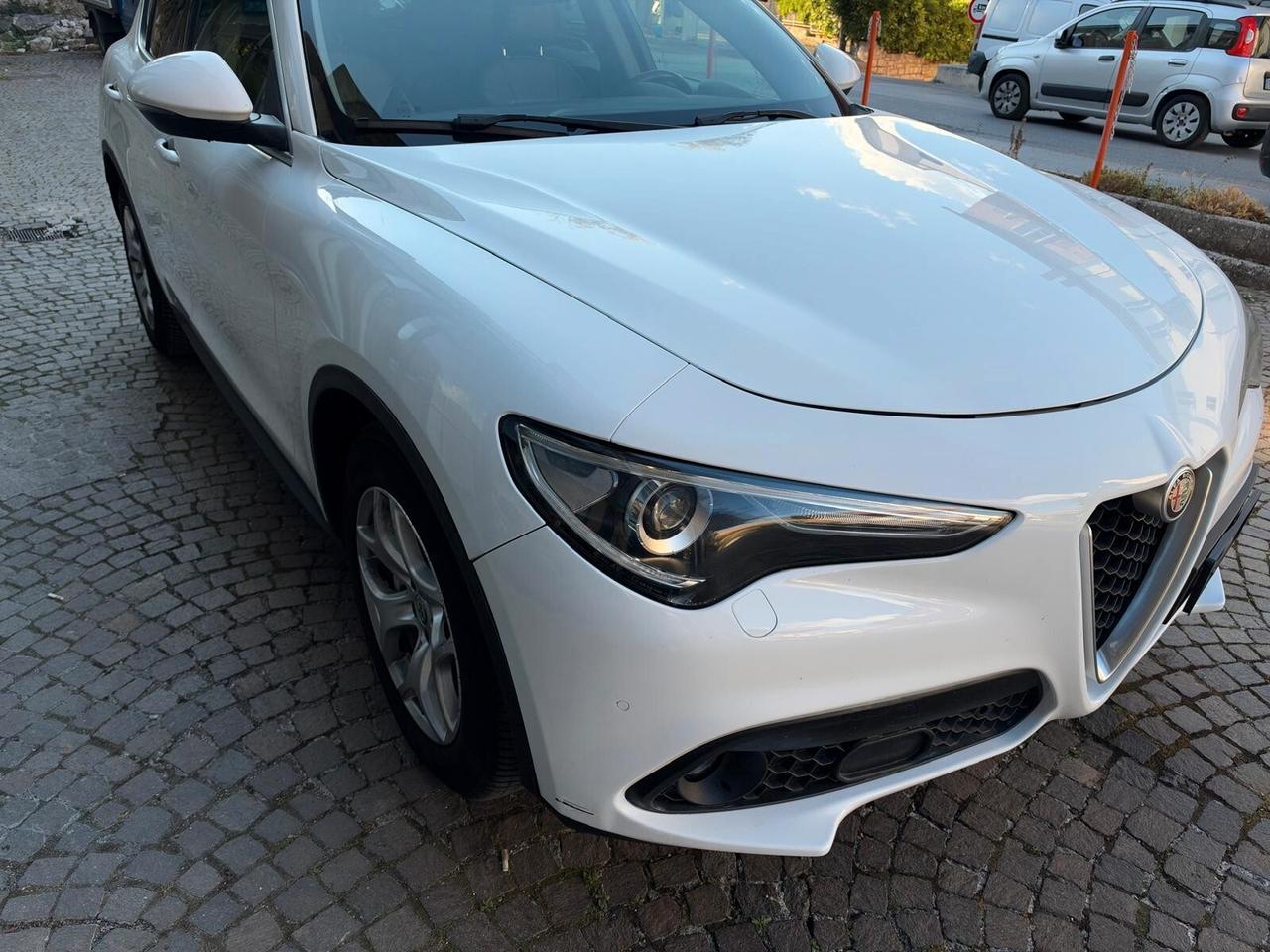 Alfa Romeo Stelvio 2.2 Turbodiesel 180 CV AT8 RWD Executive