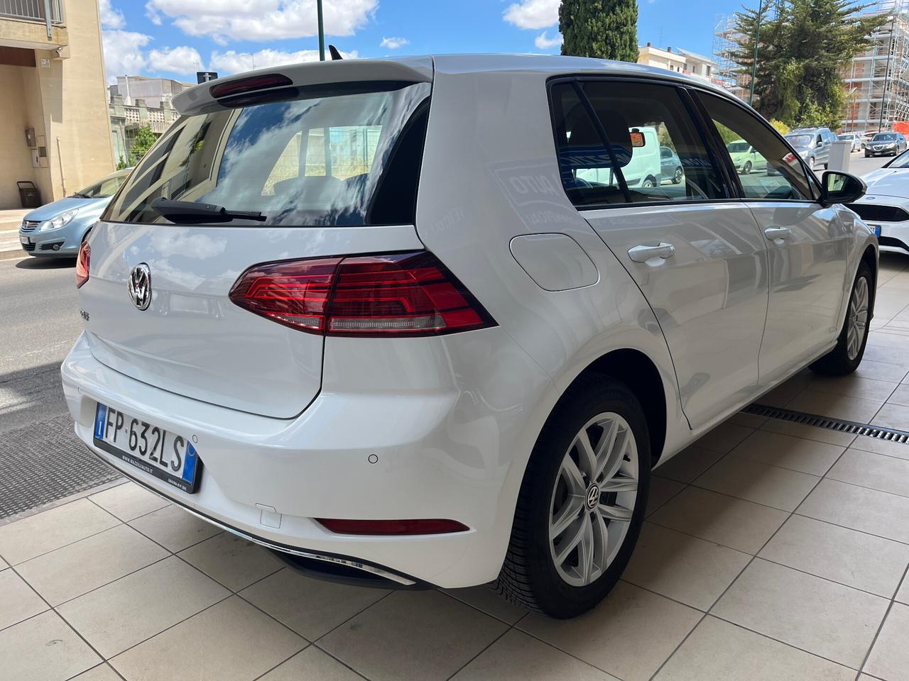 Volkswagen Golf 1.0 TSI 110 CV 5p.