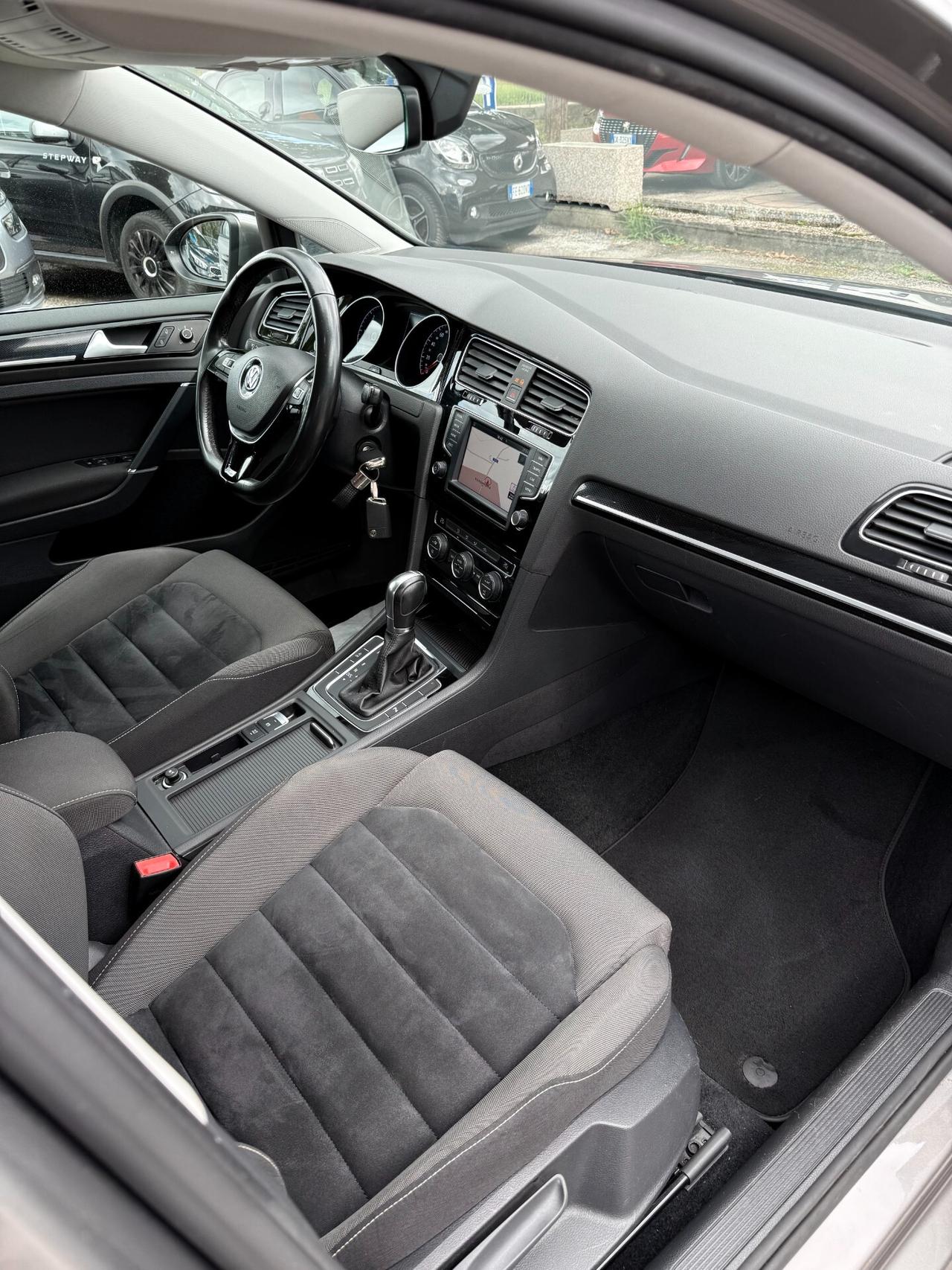 " DA VETRINA " Volkswagen Golf 1.6 TDI DSG Highline