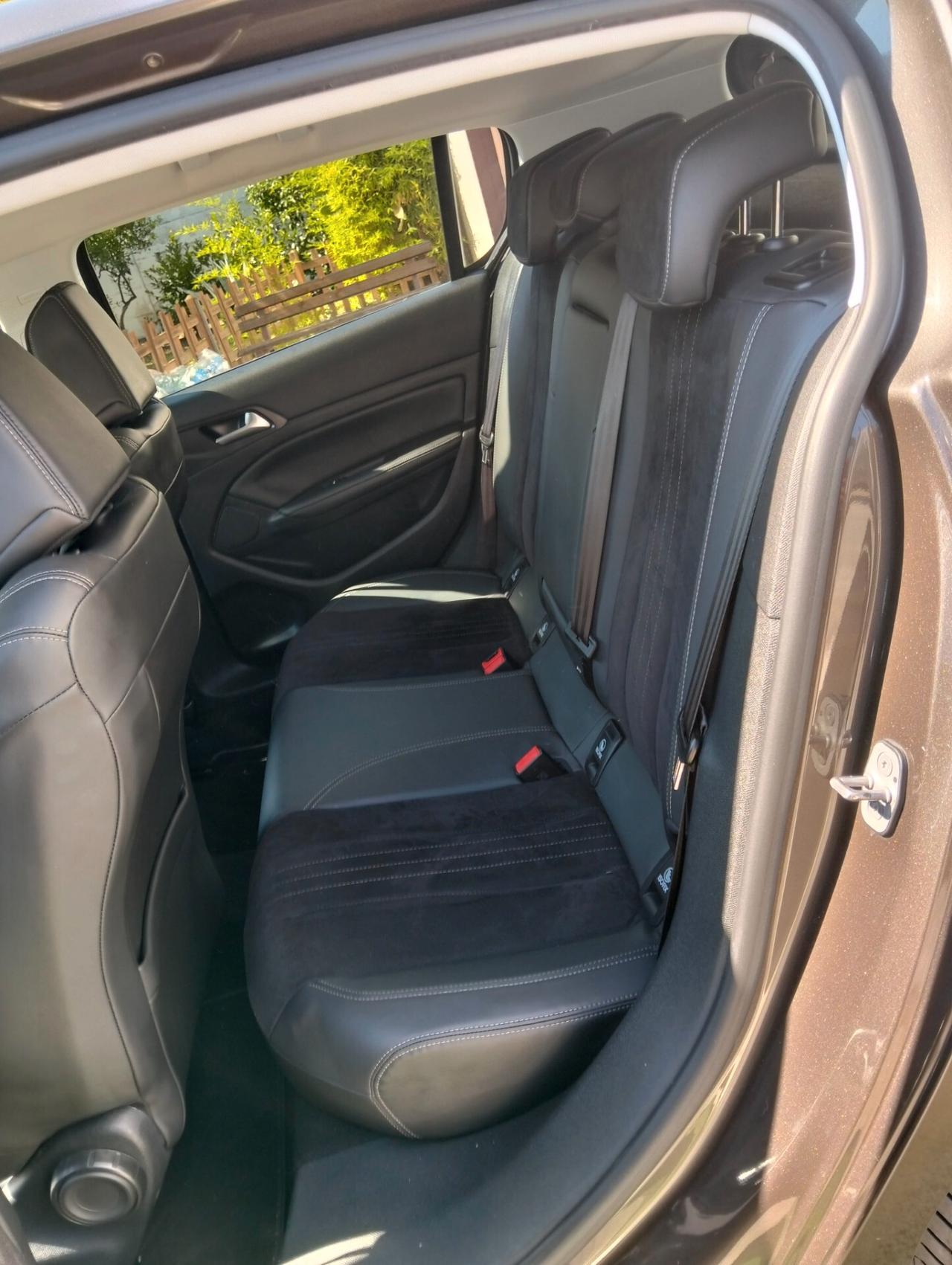 Peugeot 308 BlueHDi 120 S&S Allure