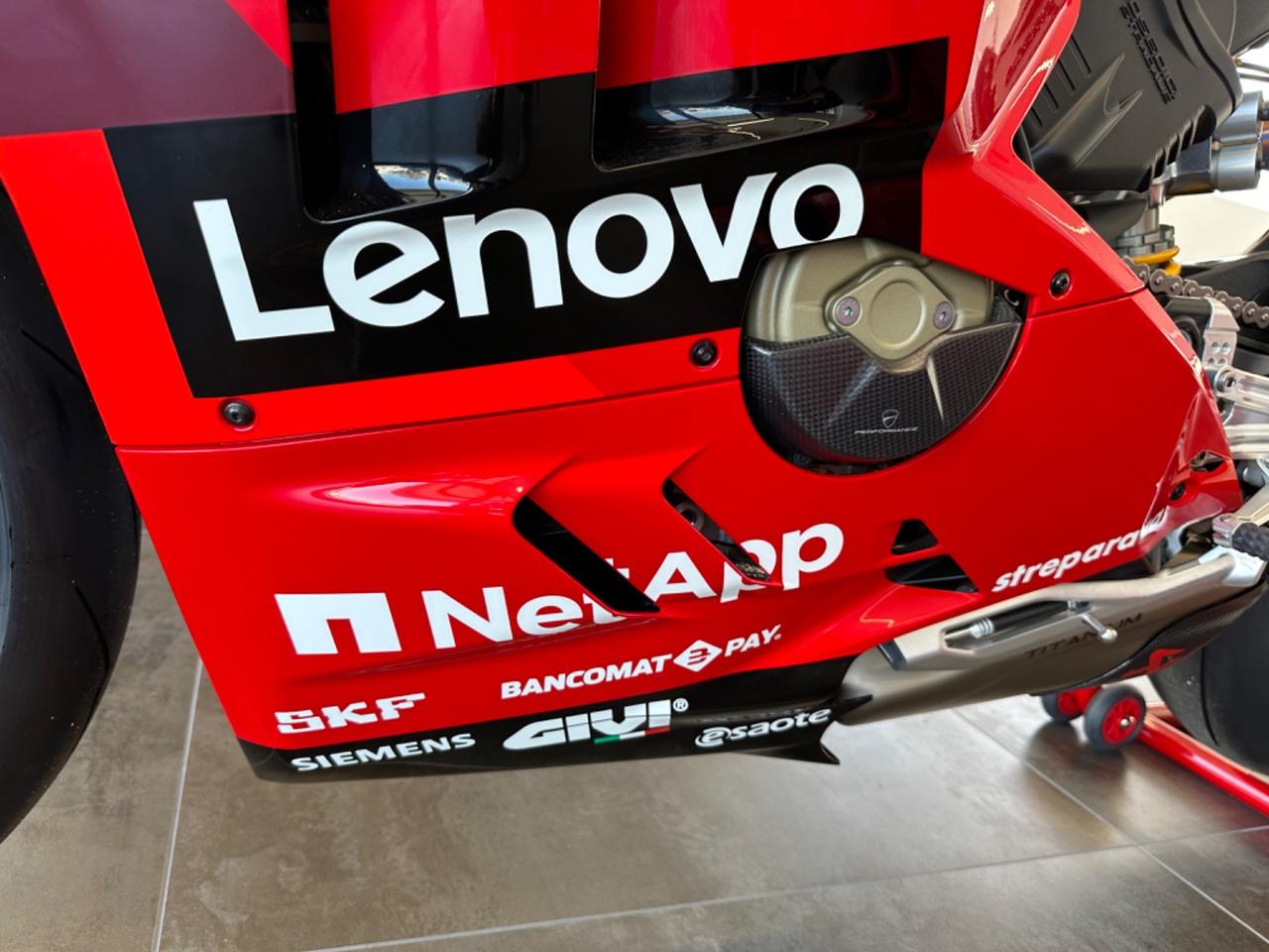 Ducati Panigale V4 BAGNAIA 2022 World Champion Replica - n. 37 di 260