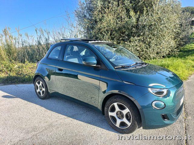 FIAT 500e 320km Tetto+Unipropr.