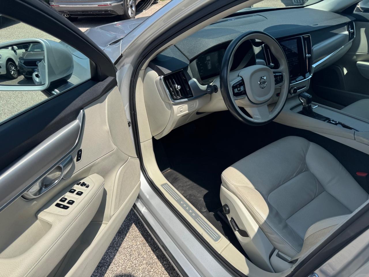 Volvo V90 D4 Geartronic R-design FULL SERVICE VOLVO
