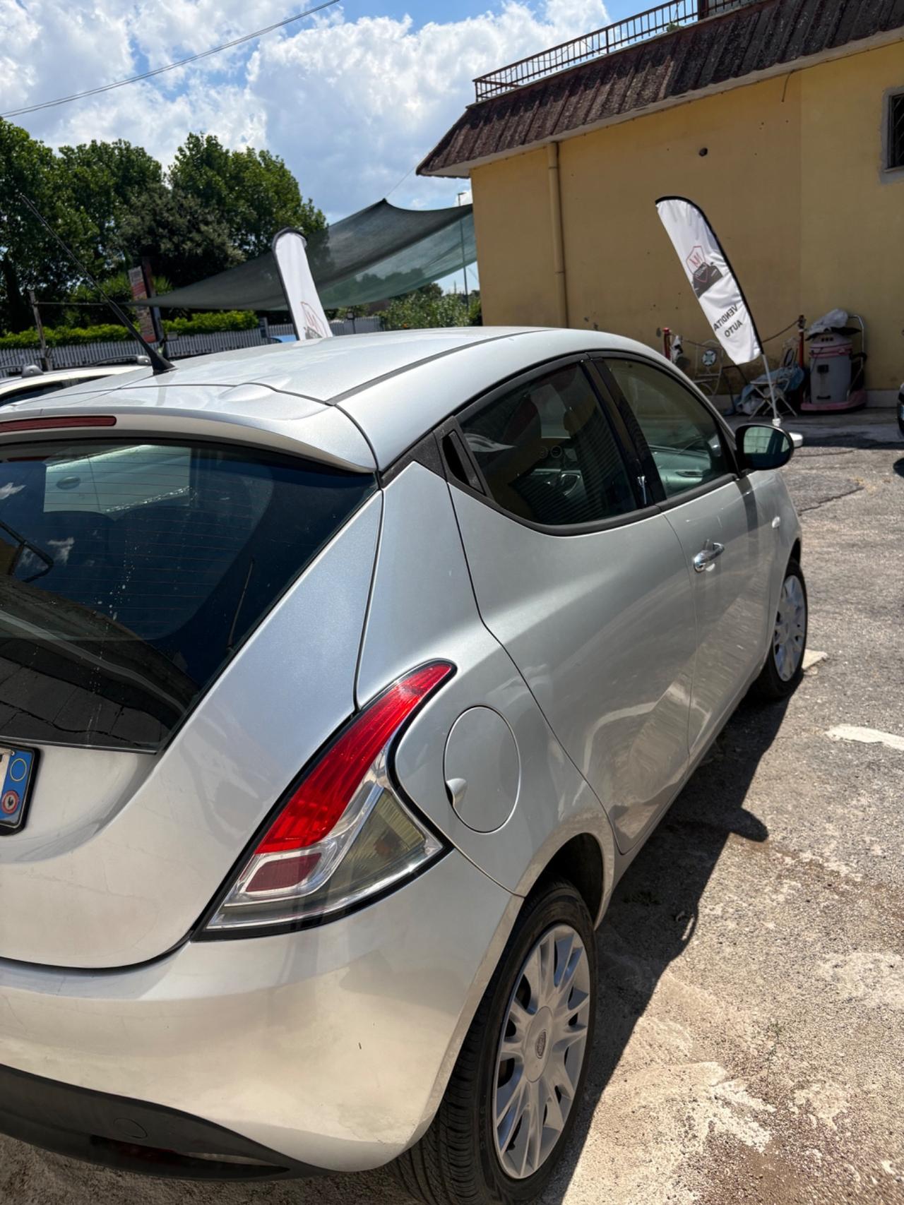 Lancia ypsilon 1.2 gold