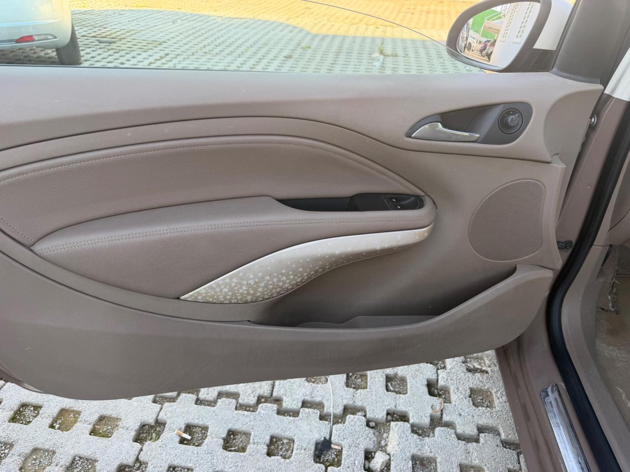 Opel Adam 1.2 70 CV TETTO PANORAMICO