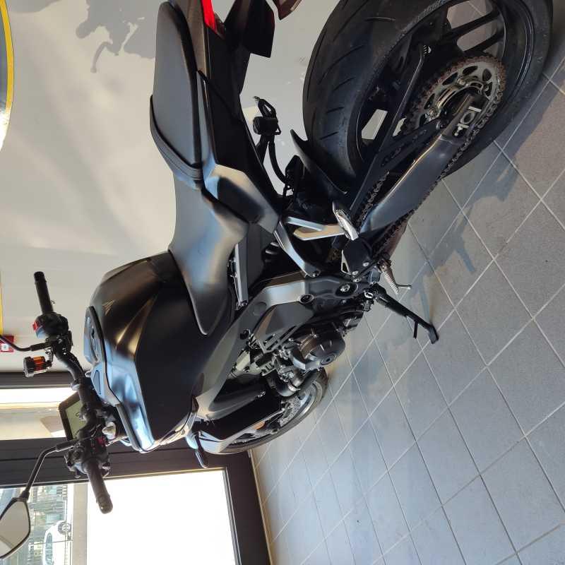 Yamaha MT-09 Y-AMT - 2025