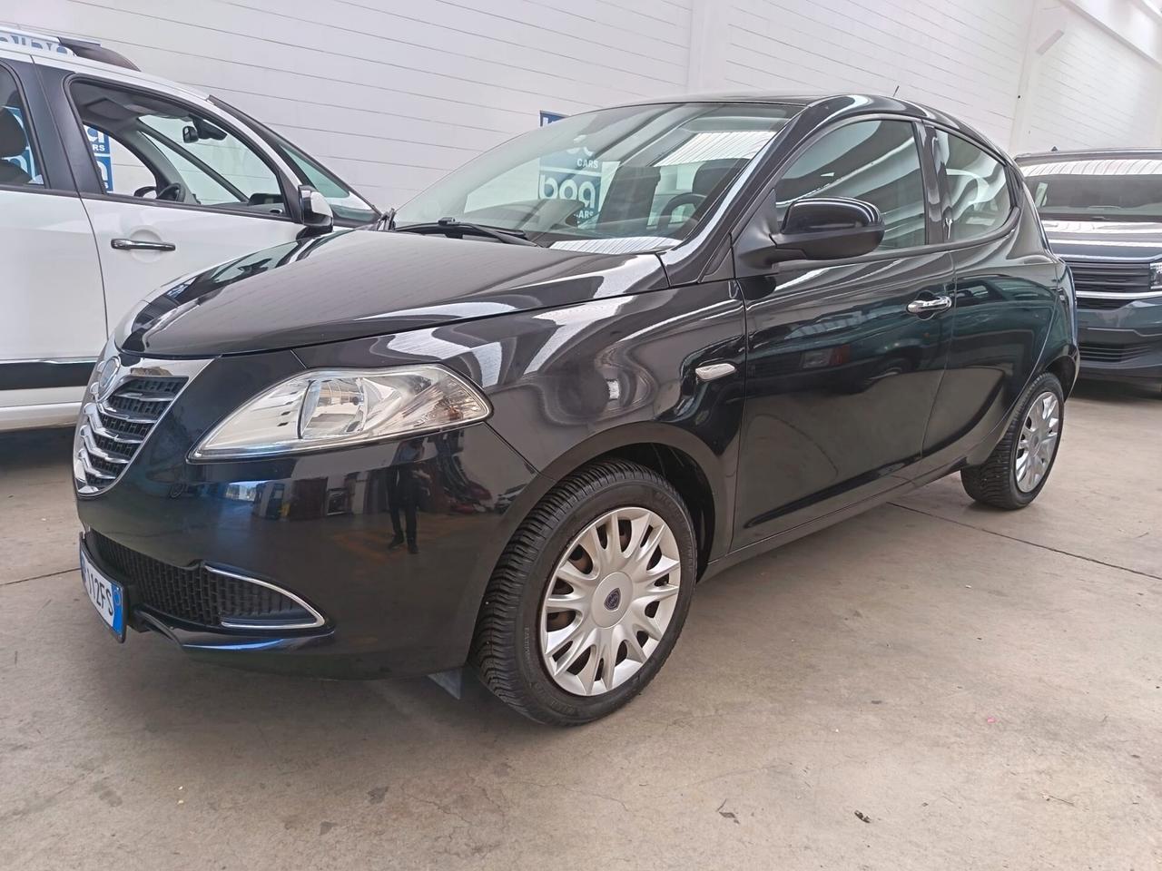 Lancia Ypsilon 1.3 MJT 16V 95 CV 5 porte S&S Silver