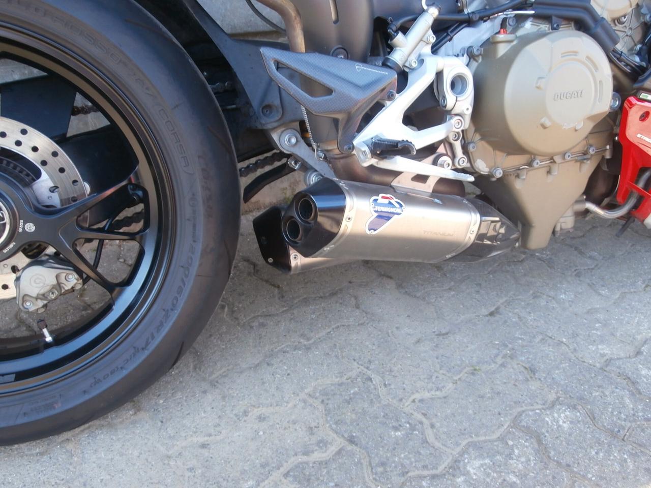 Ducati Streetfighter V4 1100 S (2020) passaggio incluso