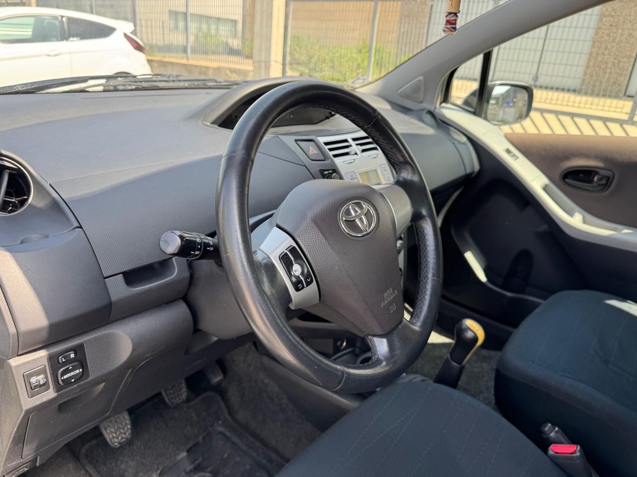 TOYOTA Yaris 1.0 5p SOL
