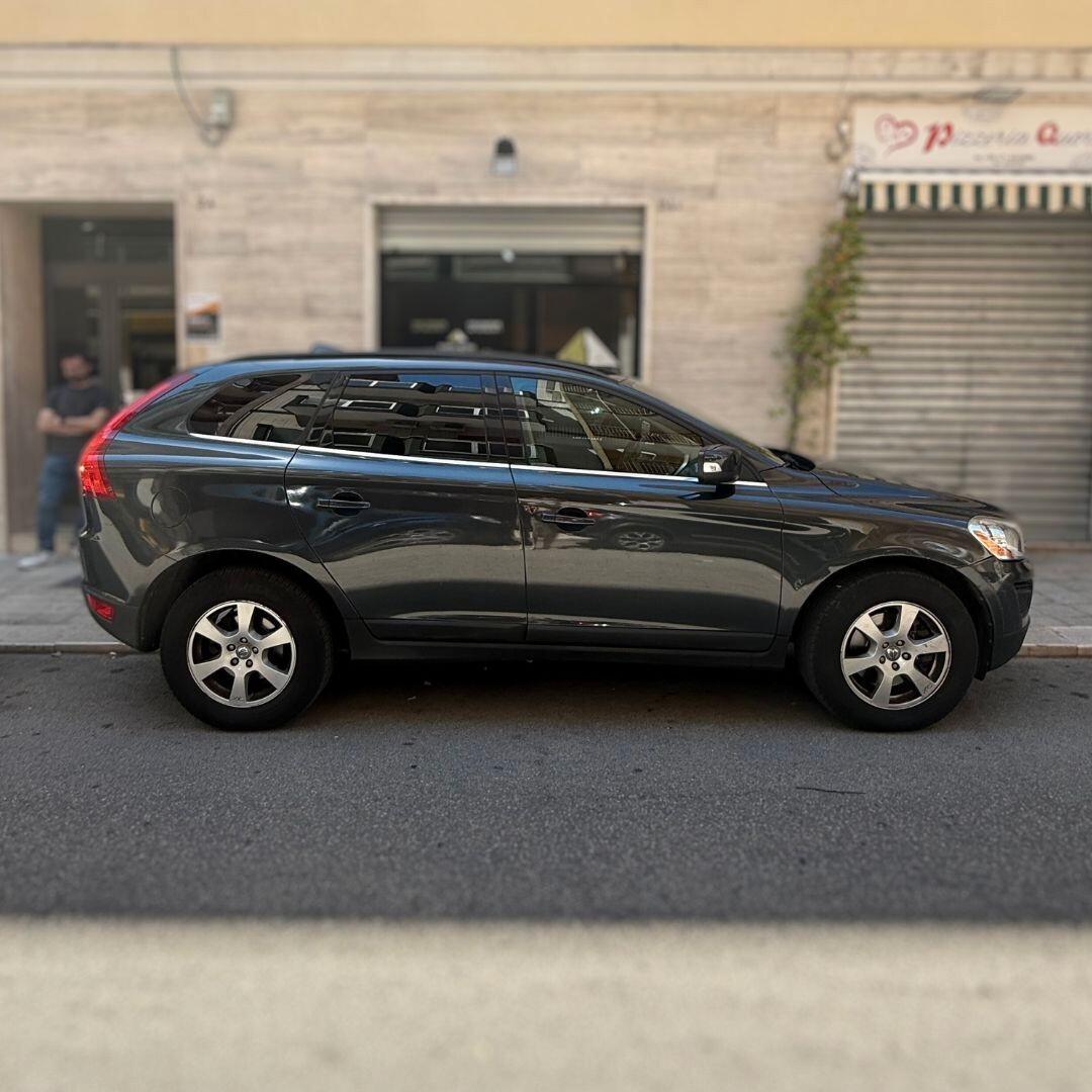 Volvo XC60 **UNICO PROPRIETARIO**