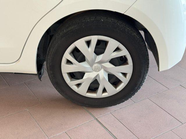 TOYOTA Yaris 1.5 Hybrid 5 porte Business Iva.esp. Unicopropriet