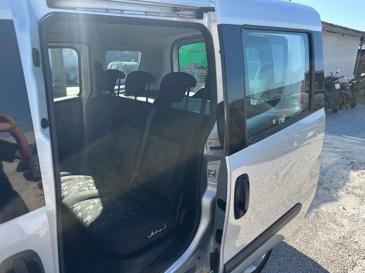 Opel Combo Tour 1.6 Diesel 90 Cv 2014 Vettura 5 Po