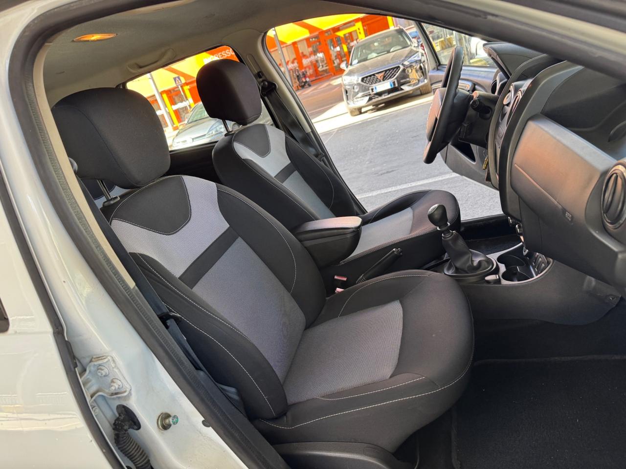 Dacia Duster 1.5 dCi 110CV 4x4 gancio traino EURO6 2016