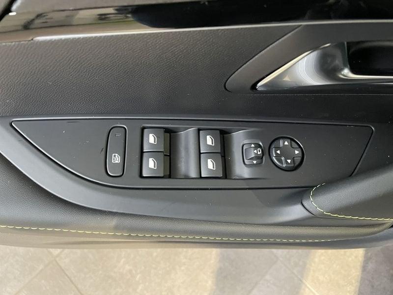 Peugeot 208 Hybrid 136 e-DCS6 GT