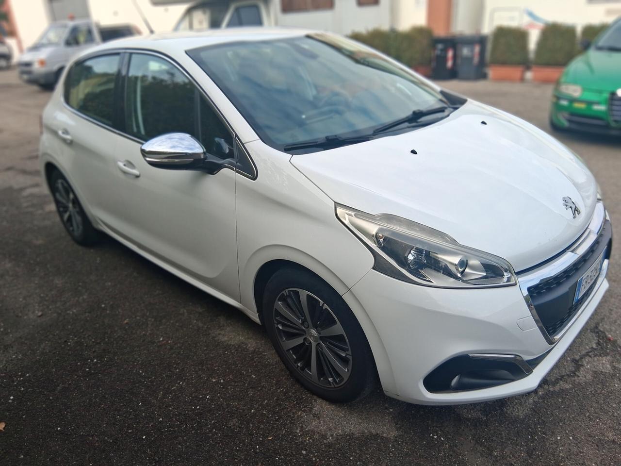 Peugeot 208 PureTech 82 5 porte Allure