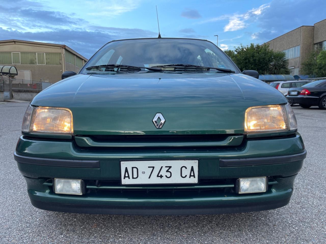 Renault Clio 1.2i cat 5p Oasis impecabile uni prop