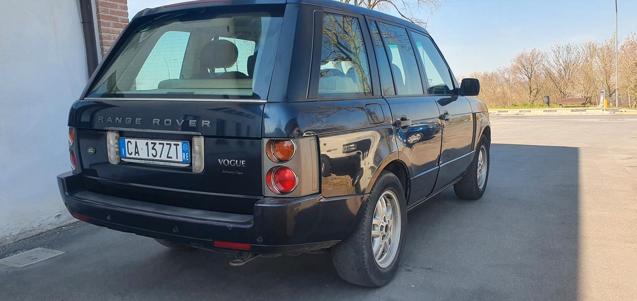 Land Rover Range Rover Range Rover 3.0 Td6 Vogue Foundry