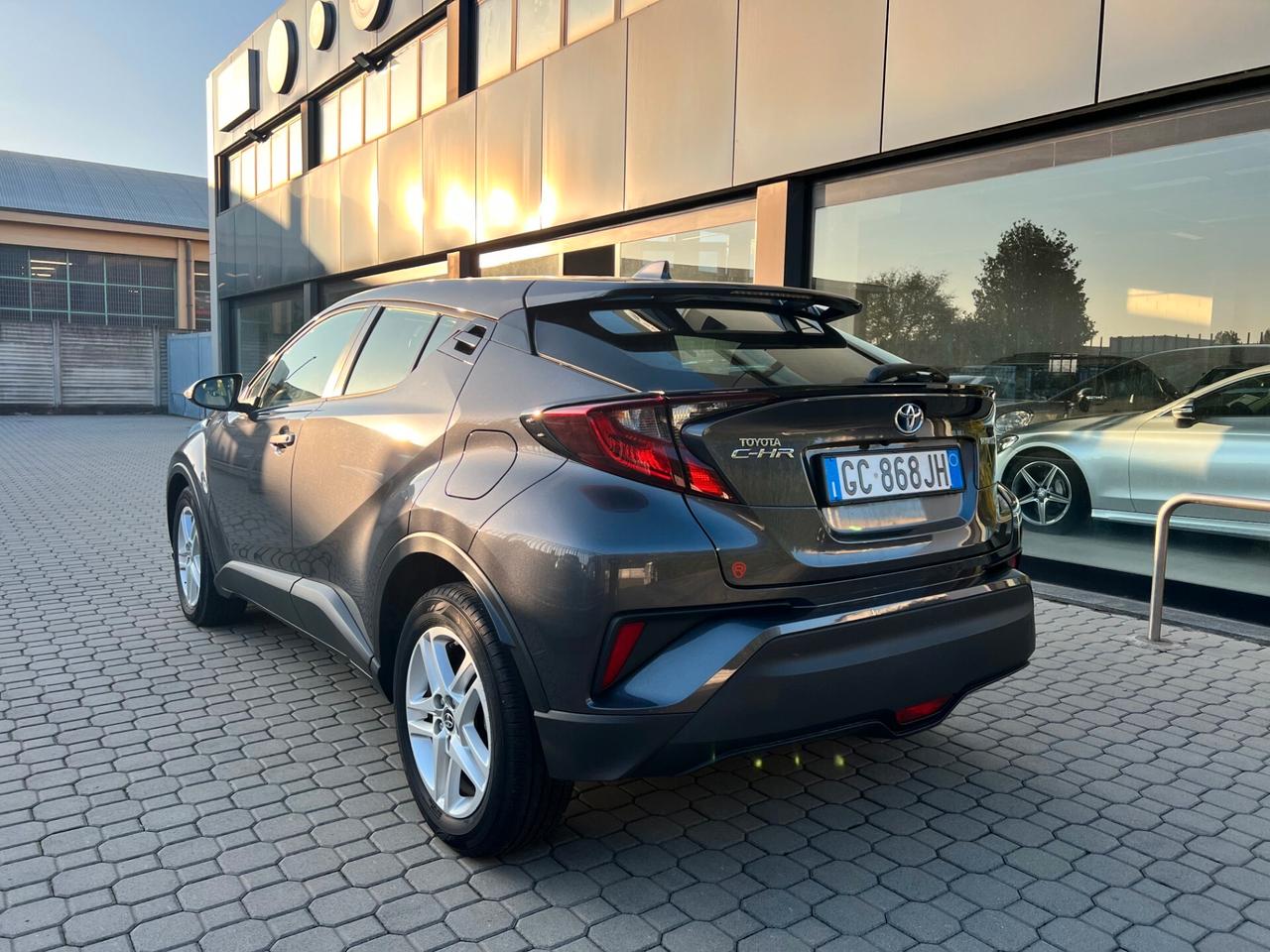 Toyota C-HR 1.8 Hybrid E-CVT Business