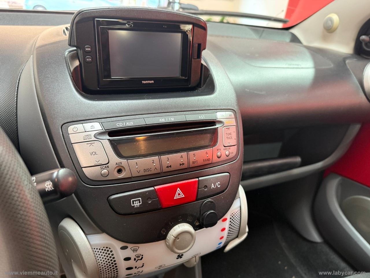 TOYOTA Aygo 1.0 12V VVT-i 5p.Deep Oc. Conn. MMT