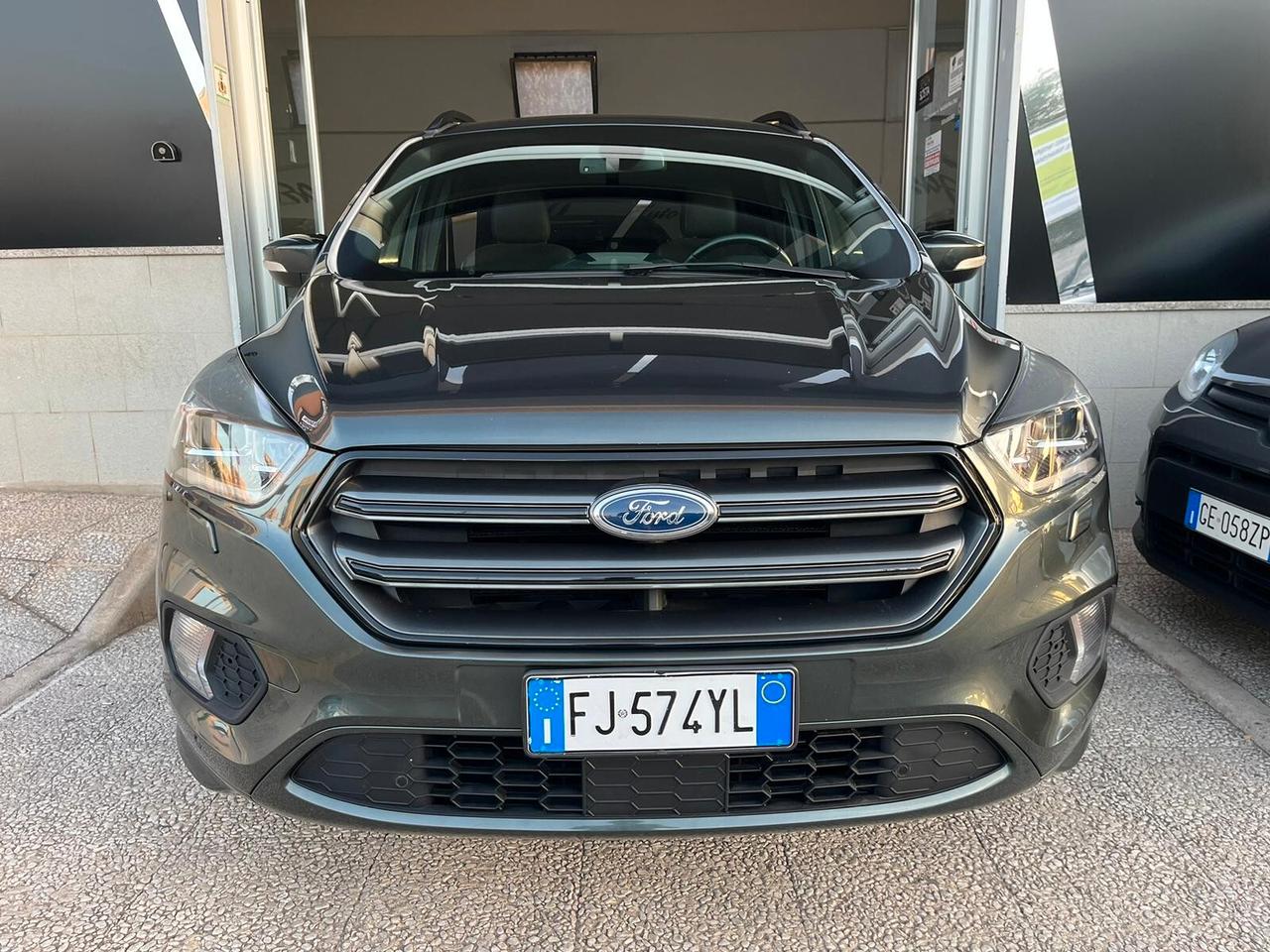 Ford Kuga 1.5 TDCI 120 CV 2WD ST-Line