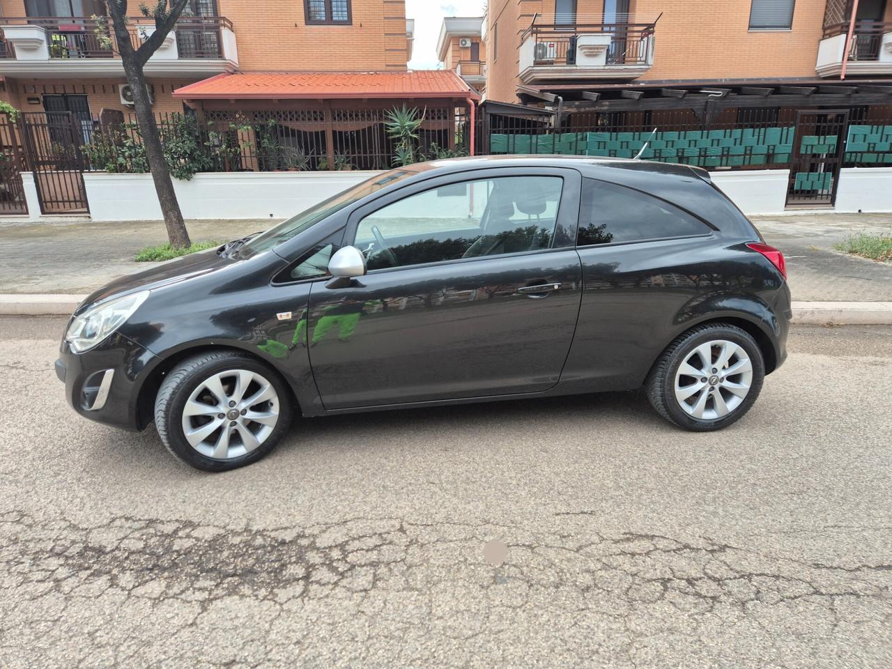 Opel Corsa 1.2 85CV gpl 3 porte anno 2013