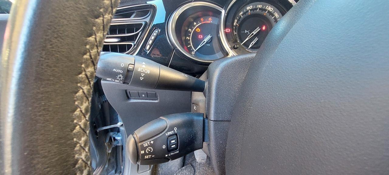 DS3 CONNECTED SPORT CHIC 1,6 DIESEL 75 CV NAVI LEGA SENSORI RETROCAMERA STRAFULL OPTIONAL