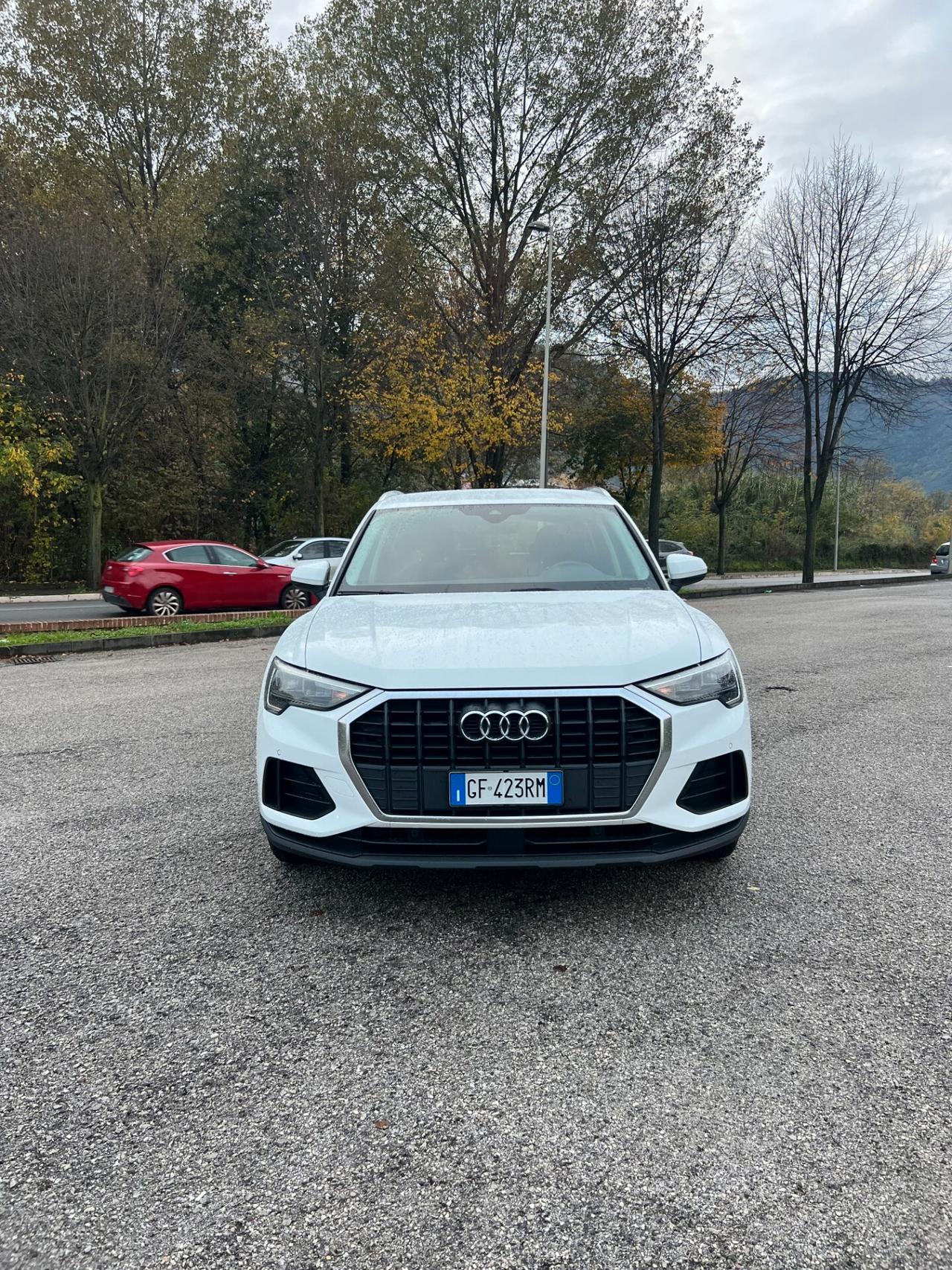 Audi Q3 35 TDI S tronic Business