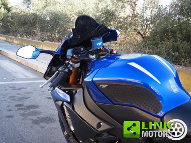 YAMAHA YZF R1 ++? 193,00 al mese++