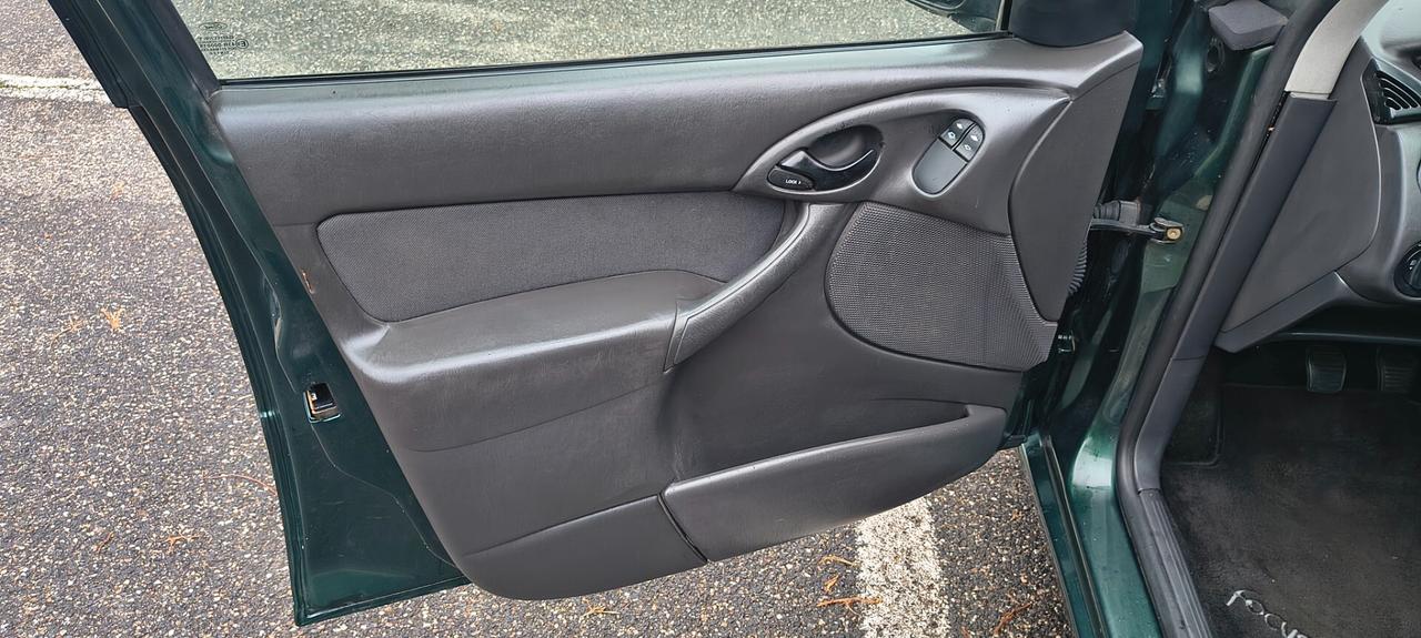 Ford Focus 1.8 TDCi (100CV) cat 5p. Zetec