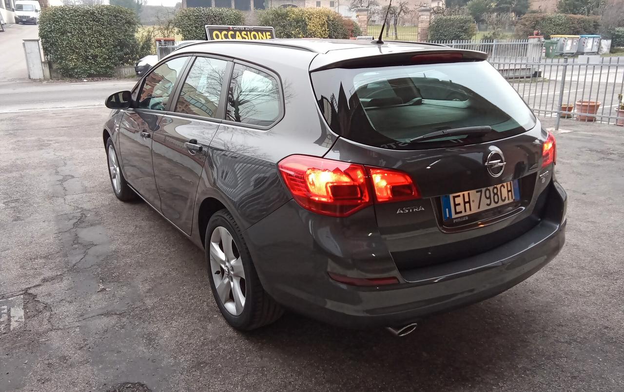 Opel Astra 1.4 Turbo 140CV Sports Tourer Cosmo