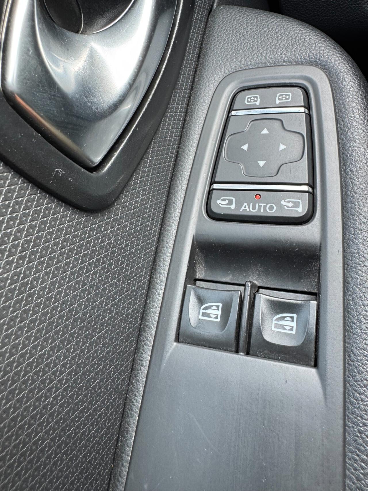 Renault Clio 1.2 75CV 5 porte Life NEOPATENTATI