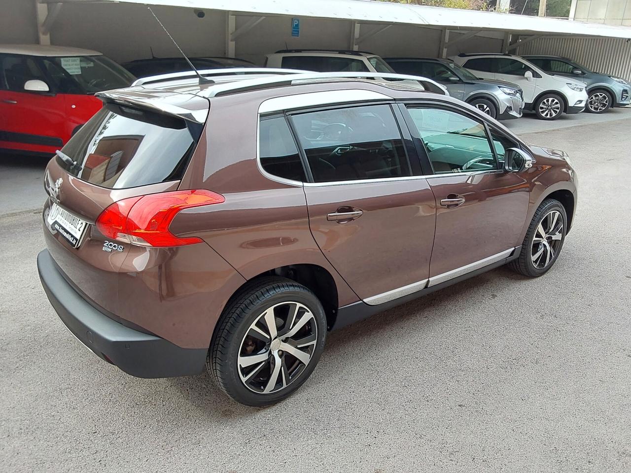 Peugeot 2008 1.6 HDi 90 CV Allure.