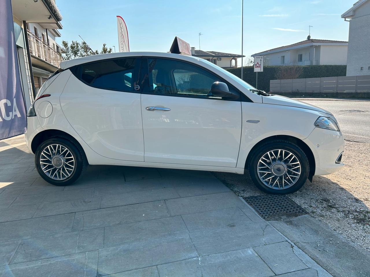 Lancia Ypsilon 1.2 69 CV 5 porte GPL REVISIONATO